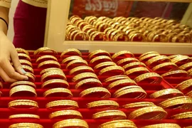Giá vàng giảm trước khả năng Fed thắt chặt chính sách