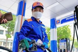 Giá xăng dầu hôm nay 24/9: Xăng E10 RON95 tăng hơn 1.450 đồng/lít