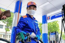 Giá xăng dầu hôm nay 24/9: Xăng E10 RON95 tăng hơn 1.450 đồng/lít