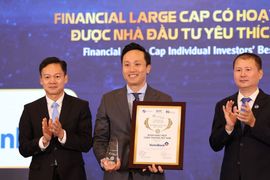 VietinBank (HOSE: CTG) năm thứ 4 liên tiếp được vinh danh Doanh nghiệp niêm yết có hoạt động IR được Nhà đầu tư yêu thích nhất