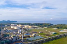 "Tàu lượn” như BSR - cổ phiếu tăng mạnh nhất nhóm Dầu khí