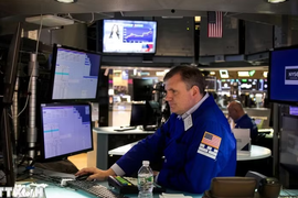 Mỹ: Phố Wall bắt đầu tuần mới trong sắc đỏ