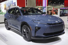 Doanh số ôtô toàn cầu của Toyota giảm tháng thứ 7 liên tiếp