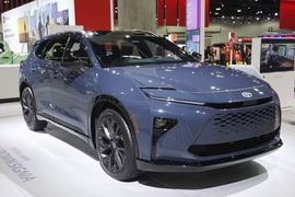 Doanh số ôtô toàn cầu của Toyota giảm tháng thứ 7 liên tiếp