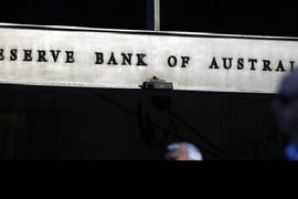 Lãi suất Australia lập đỉnh của 15 năm giữa bão lạm phát