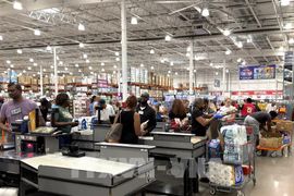 Niềm tin người tiêu dùng Mỹ chạm mức thấp nhất kể từ năm 2014