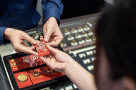 Giá vàng nóng trở lại, áp sát 150 triệu đồng/lượng