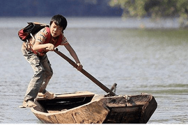 Loạt sếp lớn một doanh nghiệp bất động sản liên tục "bắt đáy" lượng lớn cổ phiếu
