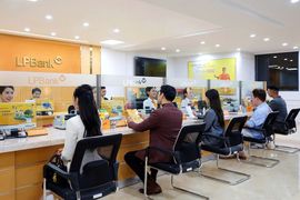 LPBank huy động gần 12.000 tỷ đồng sau khi tỷ phú Phạm Nhật Vượng trở thành cổ đông lớn