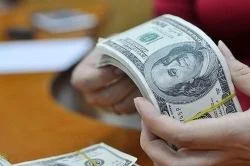 Sở Giao dịch Ngân hàng Nhà nước tiếp tục tăng mạnh giá bán USD