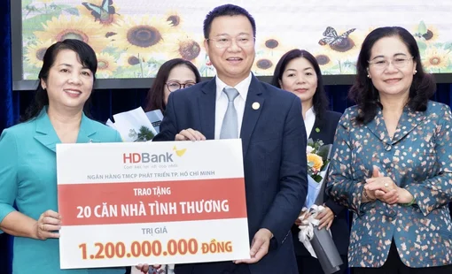 Doanh nghiệp lớn cùng TP.HCM hưởng ứng Tháng cao điểm “Vì người nghèo” 2022