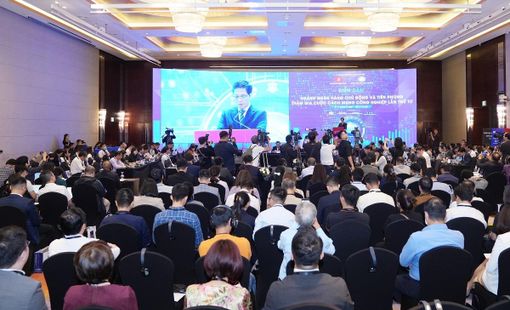 Chuyển đổi số ngành ngân hàng phải lấy người dân làm trung tâm