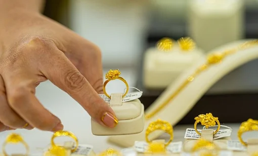 Giá vàng SJC đi ngược chiều thế giới