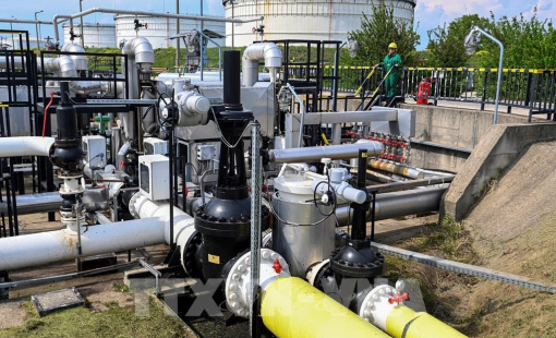 EU tránh áp ngay giá trần khí đốt trong các đề xuất năng lượng mới