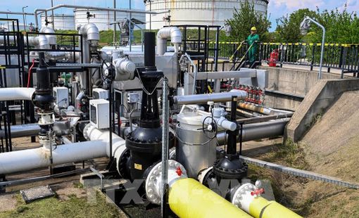 EU tránh áp ngay giá trần khí đốt trong các đề xuất năng lượng mới