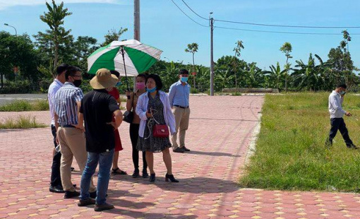 Hết thời "lướt sóng", đất đấu giá ế ẩm?
