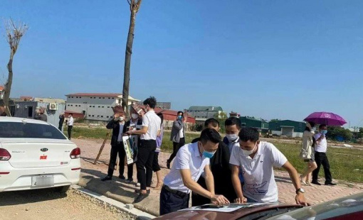 Sau cơn sốt, nhà đầu tư trúng đấu giá đất “tháo chạy”