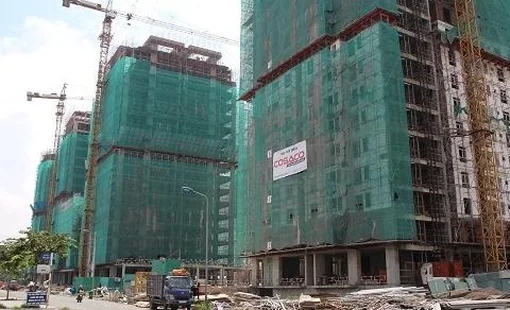 Giao dịch chung cư và nhà ở riêng lẻ giảm mạnh, giá vẫn tăng