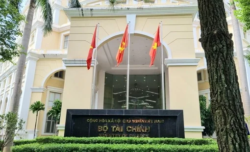 Bộ Tài chính ngại tăng lương ở thời điểm nhạy cảm