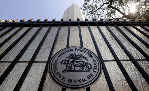 Ấn Độ tăng lãi suất để hỗ trợ nền kinh tế