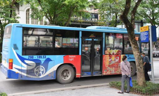 Tăng đầu tư chất lượng và mở rộng mạng lưới, người dân ở Hà Nội đi xe buýt nhiều hơn