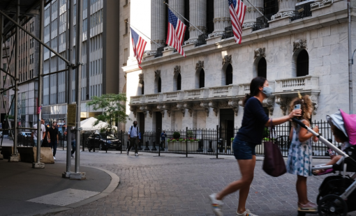 Dow Jones sụt hơn 600 điểm bởi kỳ vọng Fed vẫn mạnh tay nâng lãi suất