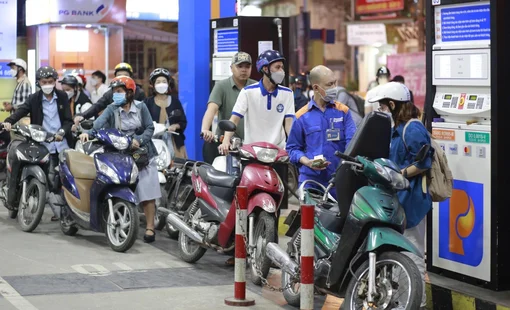 Không có chuyện giá xăng tăng đến 100.000 đồng/lít