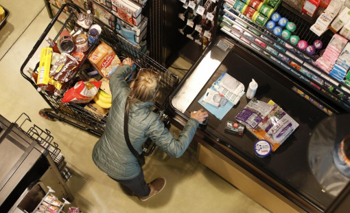 Lạm phát Mỹ hạ nhiệt làm dấy lên đồn đoán Fed hãm đà nâng lãi suất