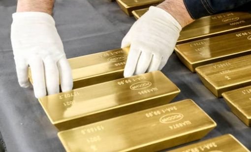 Giá vàng SJC “bất động” bất chấp vàng thế giới tiếp tục leo cao