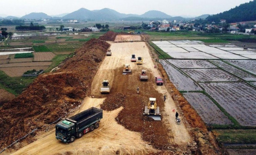Giải phóng mặt bằng cho cao tốc Bắc - Nam ở 12 tỉnh thành đang chậm tiến độ ra sao?