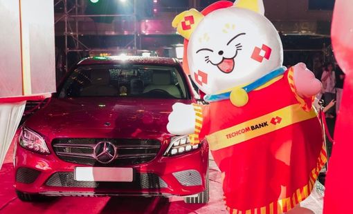 Techcombank tri ân khách hàng trăm nghìn quà tặng “Mèo đại cát” trị giá đến 100 tỷ đồng