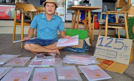 Giám đốc bán sổ đỏ trên vỉa hè: Đã bán được 7 sổ, nhưng đây chỉ là cách bán tạm thời