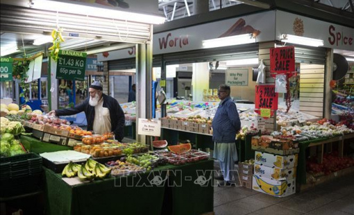 Dự báo mức sống tại Anh giảm sâu nhất trong 6 thập kỷ do lạm phát và lãi suất tăng