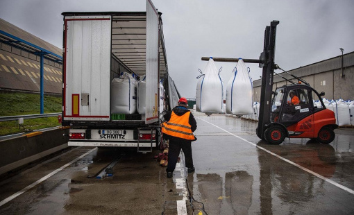 Chịu cú sốc nguồn cung từ Nga, ngành hóa chất và phân bón đang chật vật vượt qua "cơn khát" năng lượng