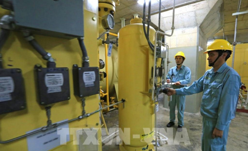 Nhu cầu tiêu thụ tăng cao, doanh nghiệp sản xuất điện “tỏa sáng”