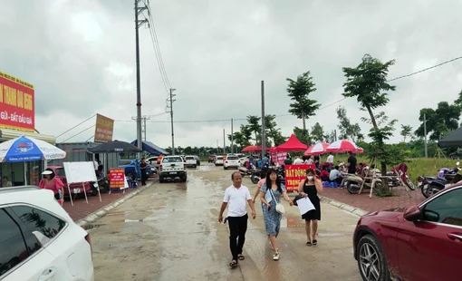 Nhà đầu tư bất động sản than “hết tiền”