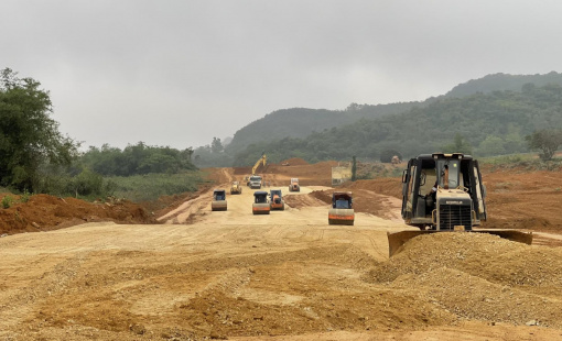 Yêu cầu loại 3 nhà thầu yếu kém ở cao tốc Diễn Châu - Bãi Vọt