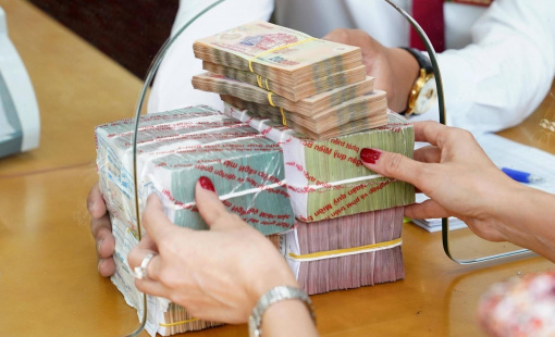 Doanh nghiệp cạn vốn, tăng trưởng tiền gửi xuống mức thấp kỷ lục