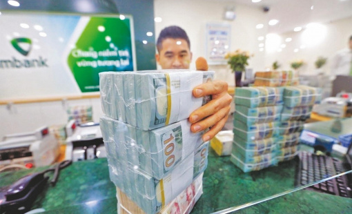 Ngân hàng Nhà nước “rắn”, giá USD liên ngân hàng rơi