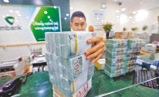 Ngân hàng Nhà nước “rắn”, giá USD liên ngân hàng rơi