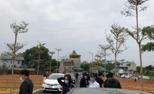 Mất niềm tin, nhà đầu tư “quay lưng” với bất động sản?