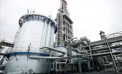 Ukraine đề xuất áp trần 30-40 USD/thùng đối với dầu Nga