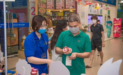 Doanh nghiệp bán lẻ hưởng lợi từ tiêu dùng cuối năm