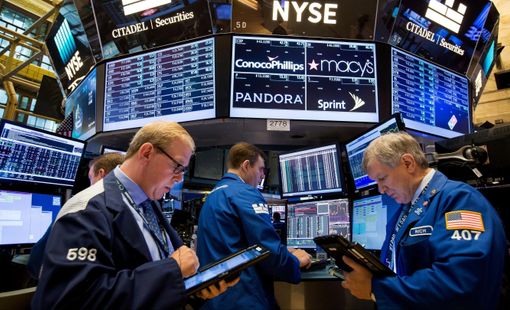 Dow Jones sụt 500 điểm sau thông điệp chính sách mới nhất từ Fed