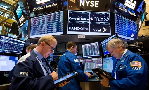 Dow Jones sụt 500 điểm sau thông điệp chính sách mới nhất từ Fed