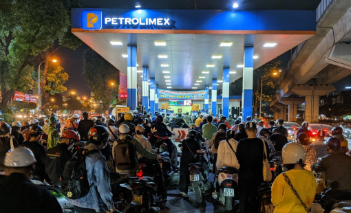 Thủ tướng yêu cầu bảo đảm duy trì nguồn cung xăng dầu trong mọi tình huống