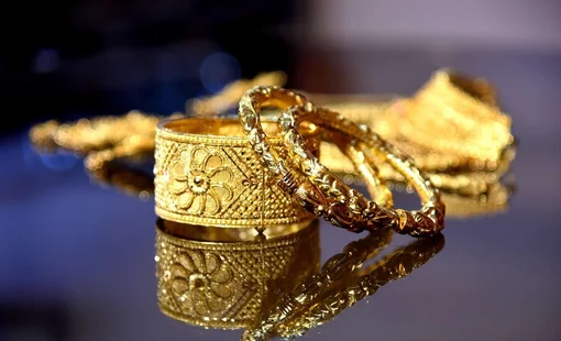 Người Nga đua nhau mua vàng, ngân hàng khan hàng bán