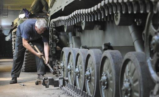 Những thách thức nghiêm trọng với ngành công nghiệp quốc phòng EU