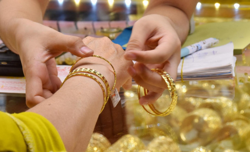 Vì sao Capital Economis dự báo giá vàng sẽ bắt đầu tăng lại từ giữa năm sau?