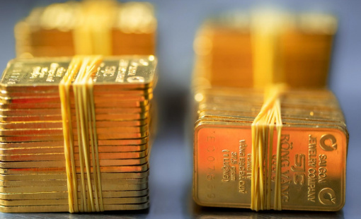 Giá vàng thế giới tăng vọt sau phát biểu của Chủ tịch Fed